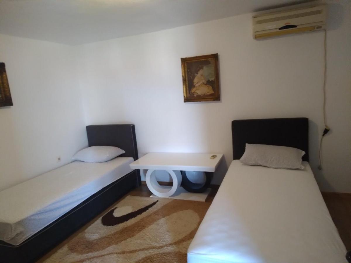 Apartmani Ruza 波德戈里察 外观 照片